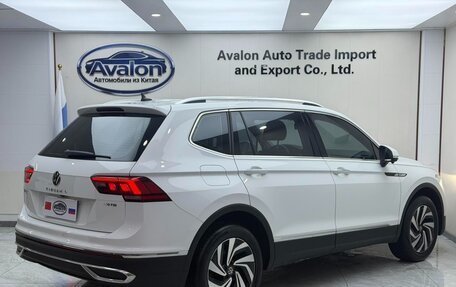 Volkswagen Tiguan II, 2022 год, 1 890 000 рублей, 4 фотография