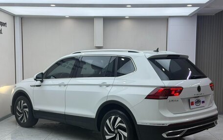 Volkswagen Tiguan II, 2022 год, 1 890 000 рублей, 5 фотография