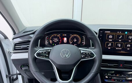 Volkswagen Tiguan II, 2022 год, 1 890 000 рублей, 8 фотография