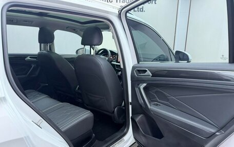 Volkswagen Tiguan II, 2022 год, 1 890 000 рублей, 10 фотография