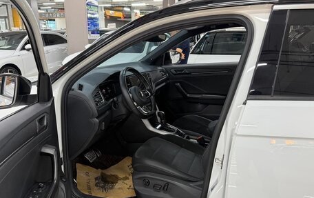 Volkswagen T-Roc I, 2023 год, 1 550 000 рублей, 7 фотография