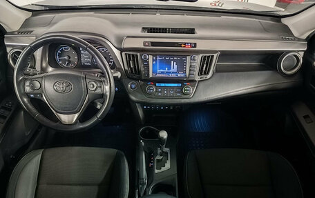 Toyota RAV4, 2018 год, 2 249 000 рублей, 9 фотография