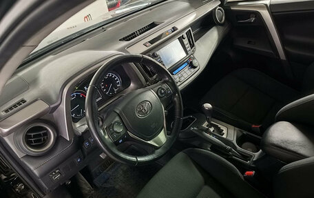 Toyota RAV4, 2018 год, 2 249 000 рублей, 13 фотография