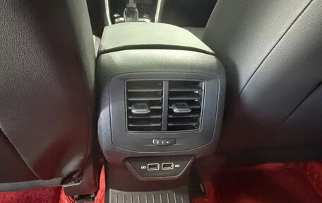 Volkswagen T-Roc I, 2023 год, 1 650 007 рублей, 10 фотография