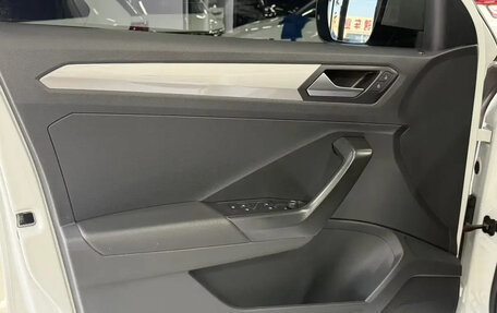 Volkswagen T-Roc I, 2023 год, 1 650 007 рублей, 7 фотография