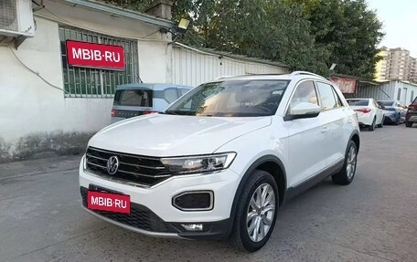 Volkswagen T-Roc I, 2023 год, 1 350 007 рублей, 1 фотография