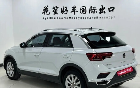 Volkswagen T-Roc I, 2023 год, 1 707 007 рублей, 3 фотография
