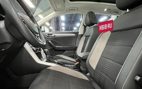 Volkswagen T-Roc I, 2023 год, 1 707 007 рублей, 18 фотография