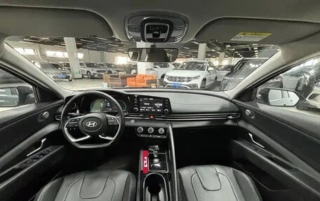 Hyundai Elantra, 2023 год, 1 350 666 рублей, 8 фотография