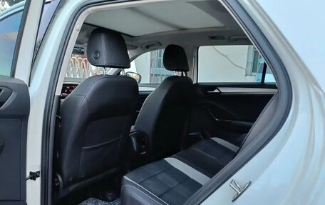 Volkswagen T-Roc I, 2023 год, 1 350 007 рублей, 9 фотография