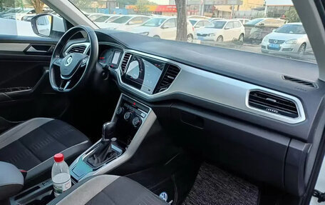 Volkswagen T-Roc I, 2023 год, 1 350 007 рублей, 5 фотография