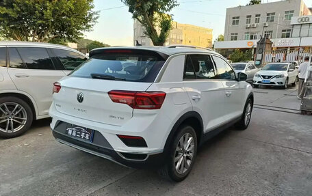 Volkswagen T-Roc I, 2023 год, 1 350 007 рублей, 4 фотография