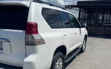 Toyota Land Cruiser Prado 150 рестайлинг 2, 2011 год, 2 800 000 рублей, 5 фотография