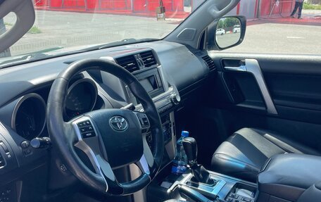 Toyota Land Cruiser Prado 150 рестайлинг 2, 2011 год, 2 800 000 рублей, 15 фотография