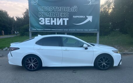 Toyota Camry, 2022 год, 2 250 000 рублей, 4 фотография