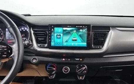 KIA Stonic, 2018 год, 1 480 000 рублей, 8 фотография