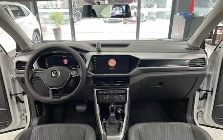 Volkswagen T-Cross I, 2022 год, 1 250 000 рублей, 8 фотография