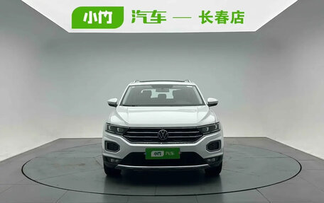 Volkswagen T-Roc I, 2023 год, 1 350 007 рублей, 2 фотография