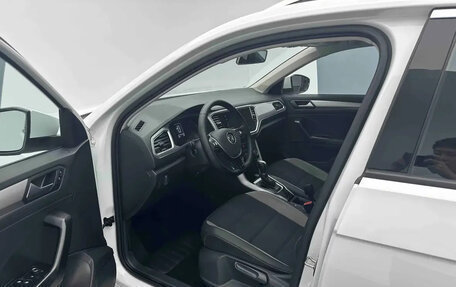 Volkswagen T-Roc I, 2023 год, 1 350 007 рублей, 15 фотография