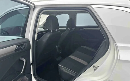 Volkswagen T-Roc I, 2023 год, 1 350 007 рублей, 16 фотография