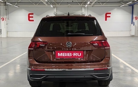 Volkswagen Tiguan II, 2021 год, 2 535 000 рублей, 7 фотография