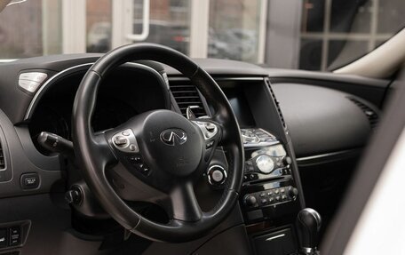Infiniti FX II, 2011 год, 1 700 000 рублей, 11 фотография