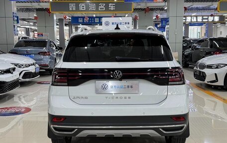 Volkswagen T-Cross I, 2023 год, 1 270 000 рублей, 5 фотография
