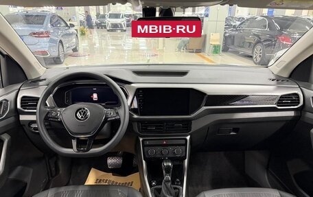 Volkswagen T-Cross I, 2023 год, 1 270 000 рублей, 8 фотография