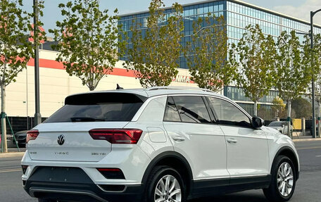 Volkswagen T-Roc I, 2023 год, 1 650 007 рублей, 6 фотография