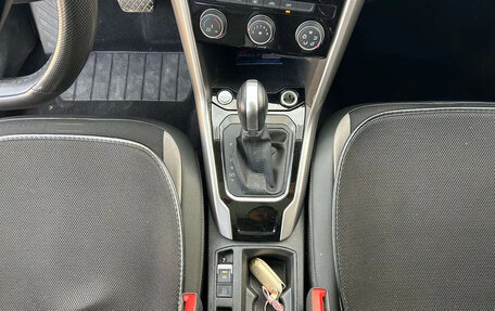 Volkswagen T-Roc I, 2023 год, 1 650 007 рублей, 13 фотография