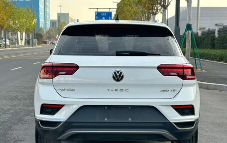 Volkswagen T-Roc I, 2023 год, 1 650 007 рублей, 5 фотография