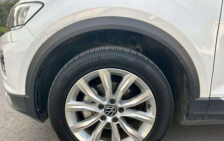 Volkswagen T-Roc I, 2023 год, 1 650 007 рублей, 8 фотография