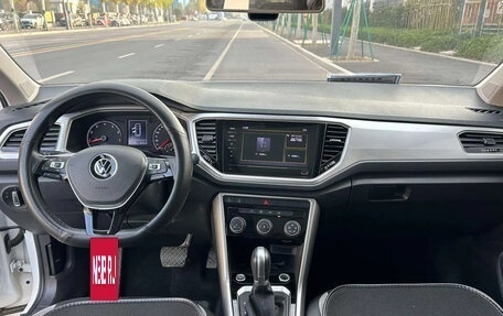 Volkswagen T-Roc I, 2023 год, 1 650 007 рублей, 9 фотография
