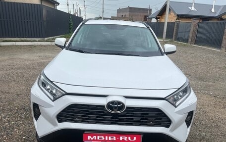 Toyota RAV4, 2019 год, 2 850 000 рублей, 1 фотография