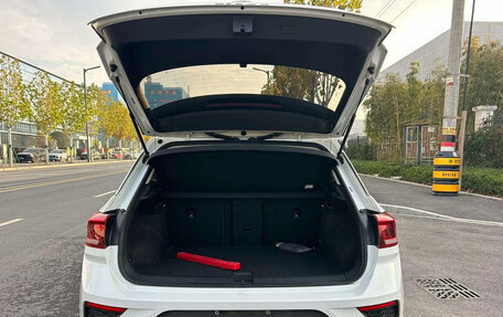 Volkswagen T-Roc I, 2023 год, 1 650 007 рублей, 20 фотография