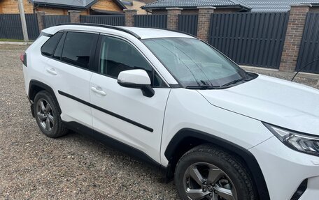 Toyota RAV4, 2019 год, 2 850 000 рублей, 2 фотография