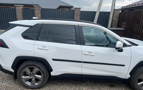 Toyota RAV4, 2019 год, 2 850 000 рублей, 3 фотография