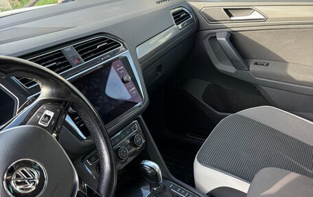 Volkswagen Tiguan II, 2019 год, 2 580 000 рублей, 9 фотография