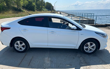 Hyundai Solaris II рестайлинг, 2018 год, 1 150 000 рублей, 2 фотография