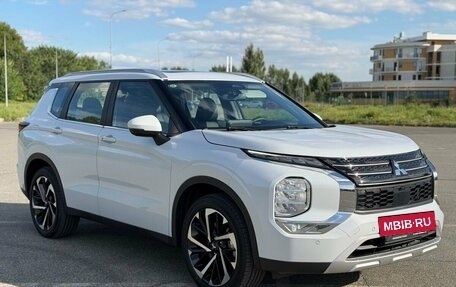 Mitsubishi Outlander, 2023 год, 3 810 000 рублей, 7 фотография