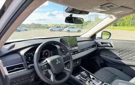 Mitsubishi Outlander, 2023 год, 3 810 000 рублей, 20 фотография