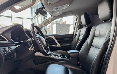 Mitsubishi Pajero Sport III рестайлинг, 2017 год, 2 699 000 рублей, 9 фотография