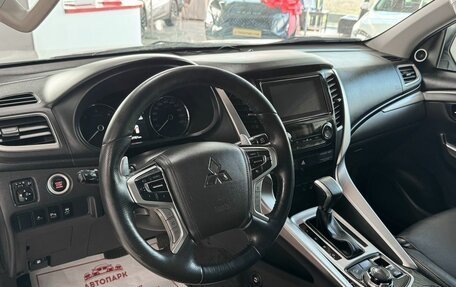 Mitsubishi Pajero Sport III рестайлинг, 2017 год, 2 699 000 рублей, 8 фотография