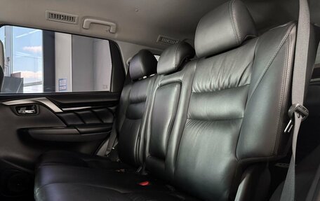 Mitsubishi Pajero Sport III рестайлинг, 2017 год, 2 699 000 рублей, 11 фотография