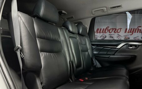 Mitsubishi Pajero Sport III рестайлинг, 2017 год, 2 699 000 рублей, 13 фотография