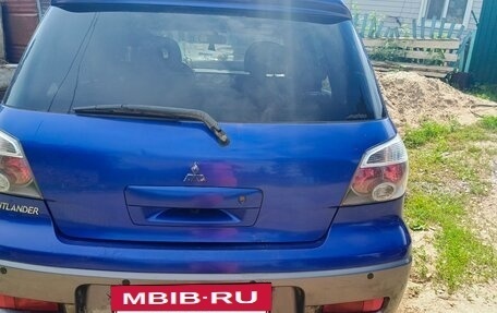 Mitsubishi Outlander III рестайлинг 3, 2004 год, 600 000 рублей, 8 фотография