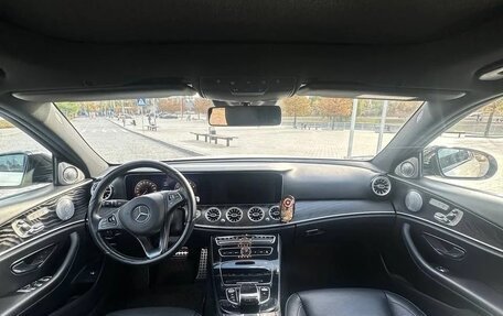 Mercedes-Benz E-Класс, 2017 год, 3 350 000 рублей, 2 фотография