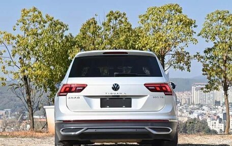 Volkswagen Tiguan II, 2022 год, 2 675 500 рублей, 5 фотография