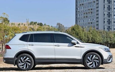 Volkswagen Tiguan II, 2022 год, 2 675 500 рублей, 9 фотография