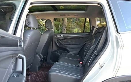 Volkswagen Tiguan II, 2022 год, 2 675 500 рублей, 11 фотография